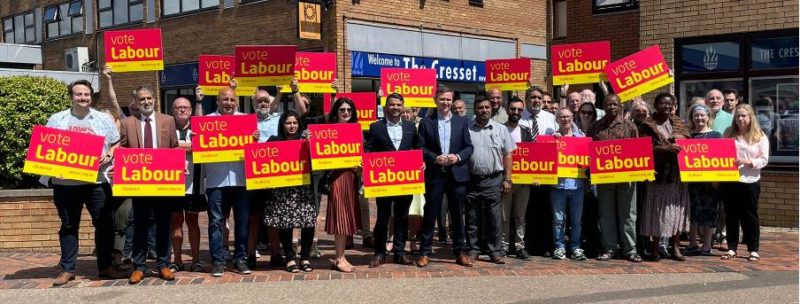 Image of Andrew Pakes with local Labour supporters